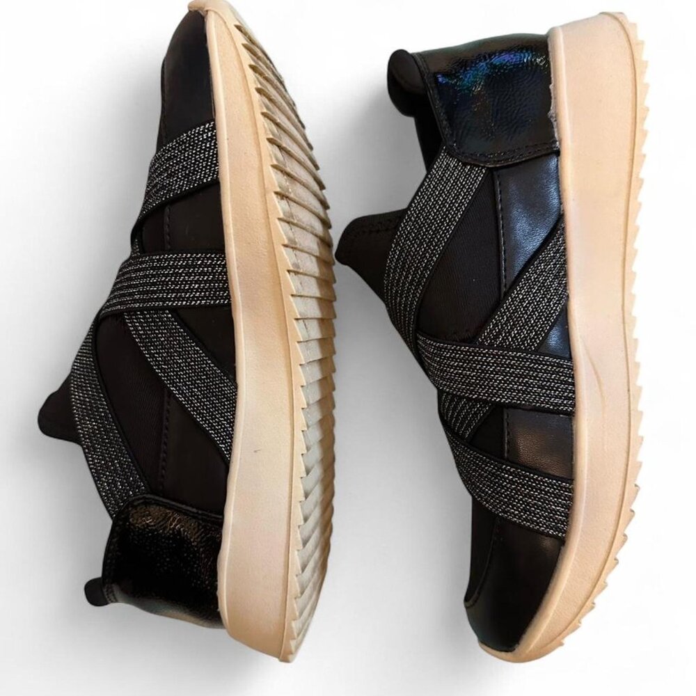London Fog KYLEE black & silver strappy sneakers.
